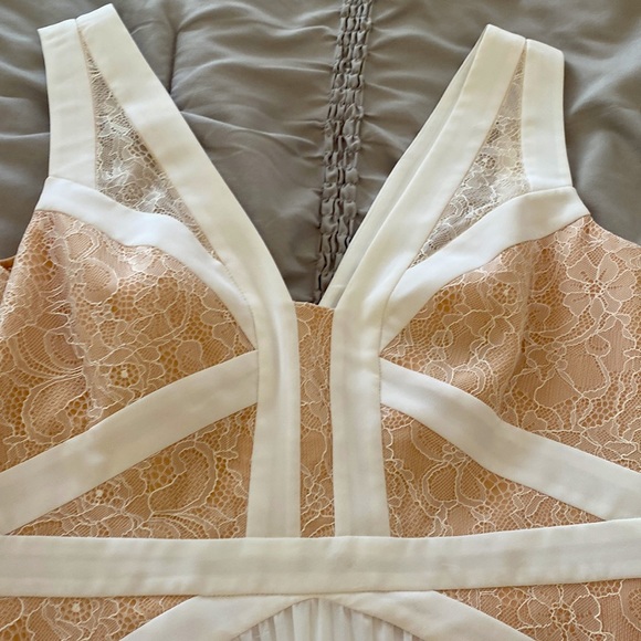 Beautiful, almost new BCBG dress for special occasions! - Picture 3 of 11